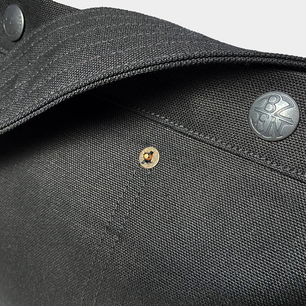 BZEN PMB22-14BLK CANVAS MAIL MAN BAG-12OZ-BLACK