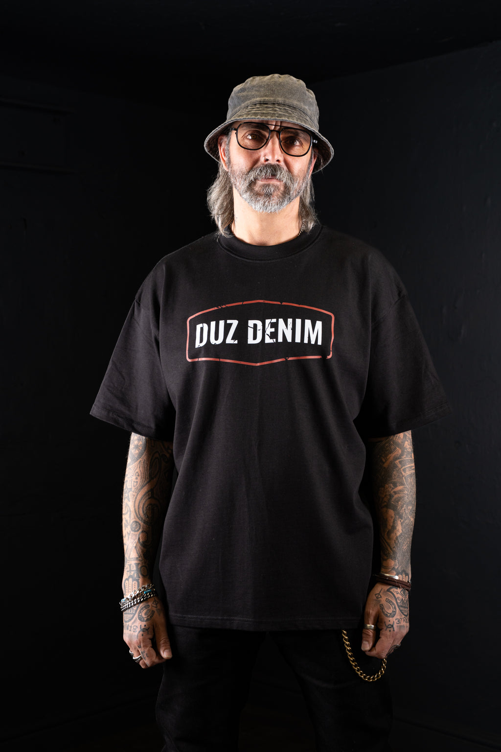 DUZ DENIM ORIGINAL CHEST PRINT OVERSIZED TEE-HEAVY JERSEY-350gsm-BLACK